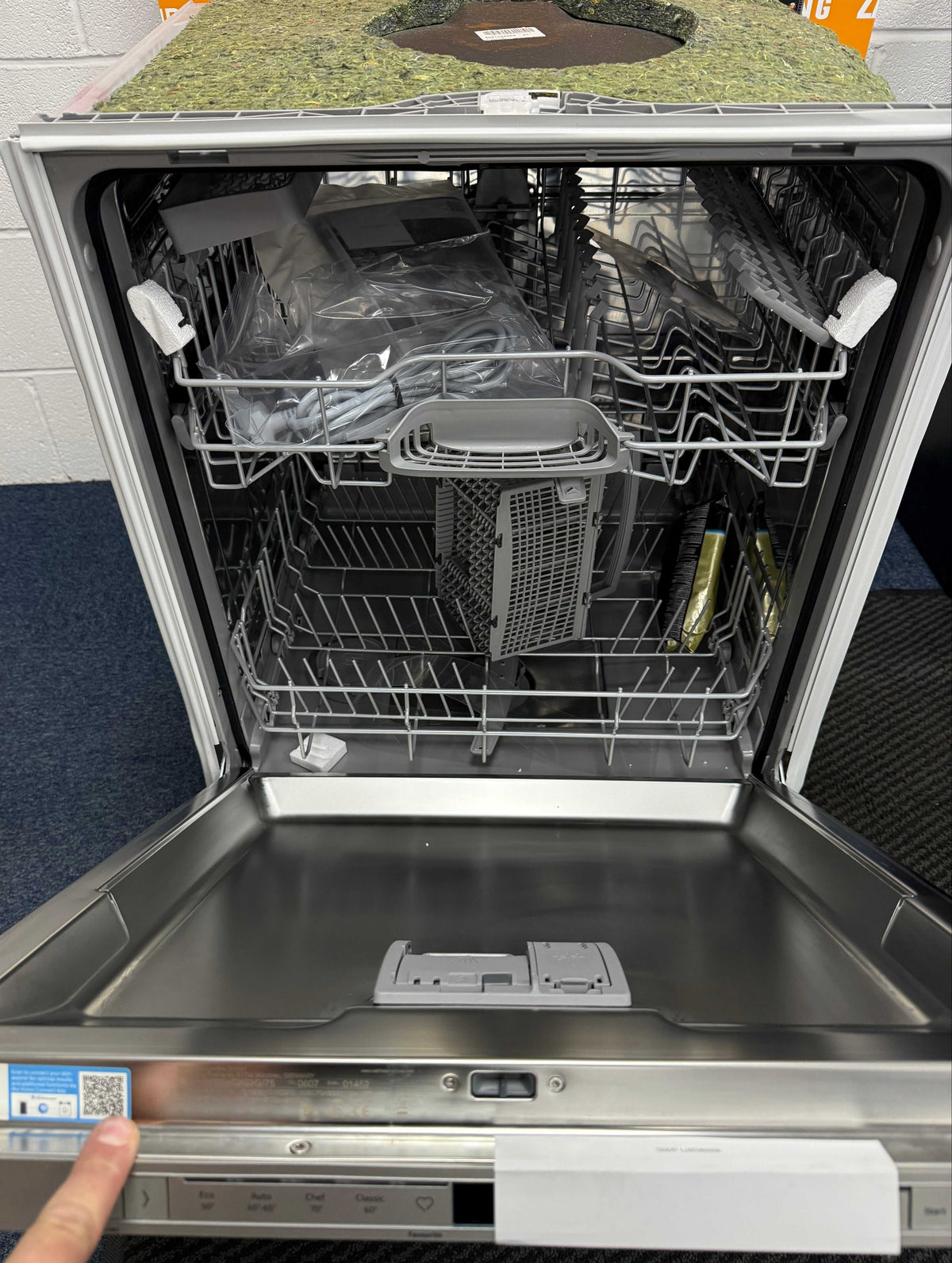 Neff N30 S153HTX02G (35) Wi-Fi Enabled Full Size Integrated Dishwasher - (Ex Display) - HW182835