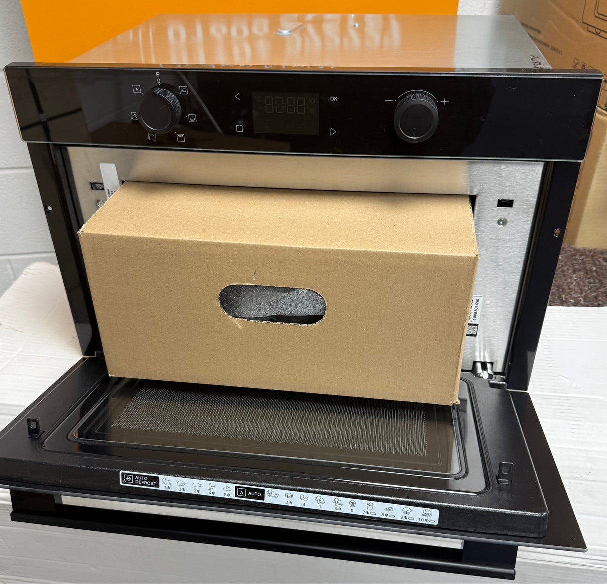 Hotpoint HPD 254CR BUK (86) 1000W 31 Litre Built-in Microwave and Grill in Black - (Ex Display) - HW182586