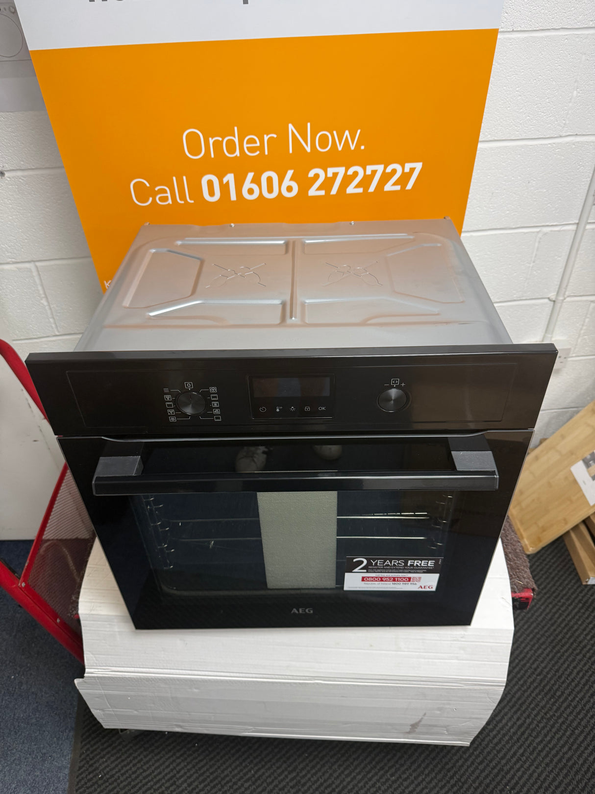 AEG BPX535061B (21) Built-In Electric Single Oven with Pyrolytic Self Cleaning in Black - A Rated - Ex display HW182321