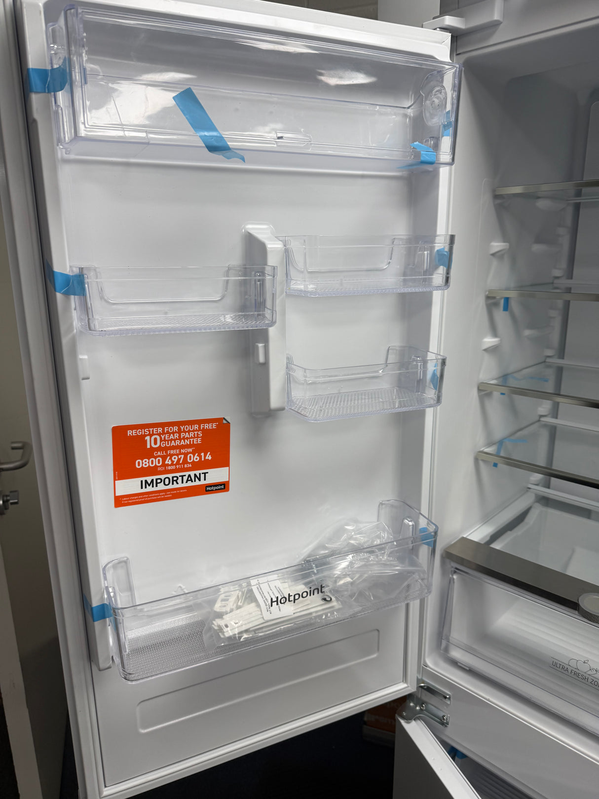 Hotpoint HTC18 T112 UK 70/30 (31) No Frost Integrated Fridge Freezer with Sliding Hinge - E Rated -GRADED BLEMISHED HW181976