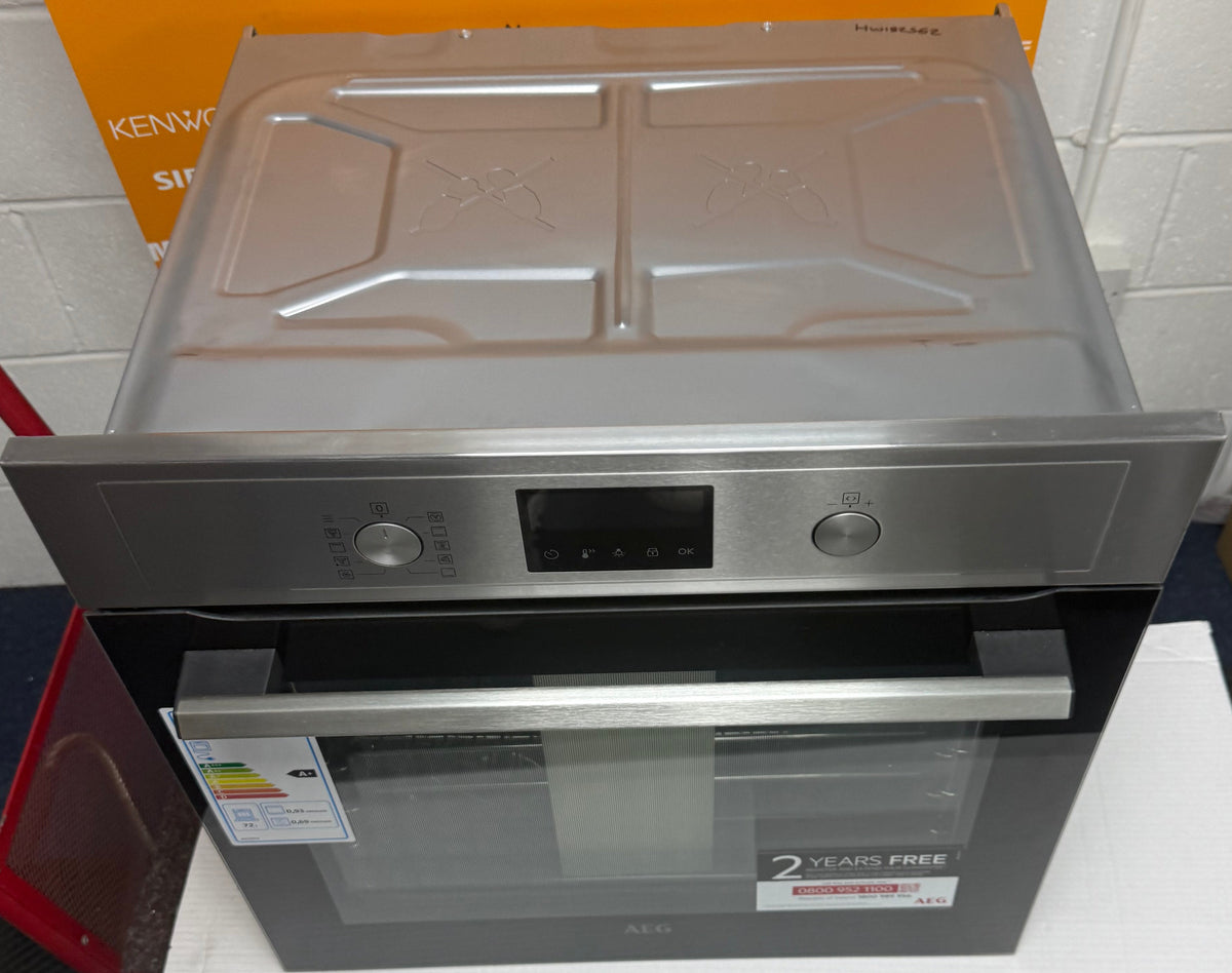 AEG BPX535061M (39) SurroundCook Built-In Electric Single Oven with Pyrolytic Self Cleaning in Stainless Steel - A+ Rated - (Ex Display) - HW182639