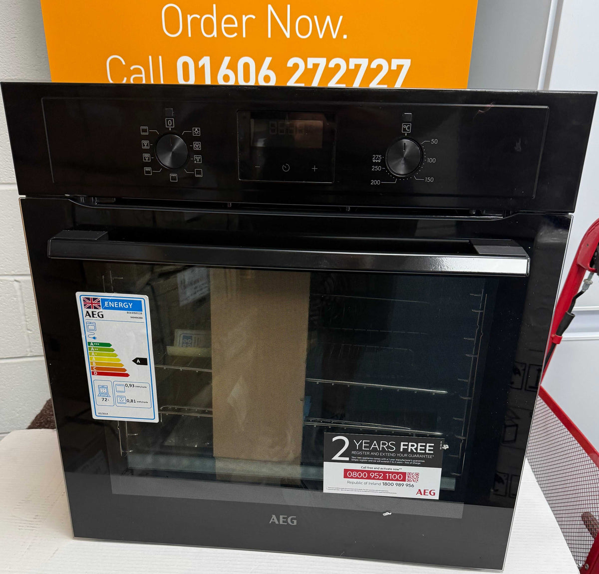 AEG BEX335011B (07) 3000 Series Surround Cook Built-in Electric Single (blemished) HW182707