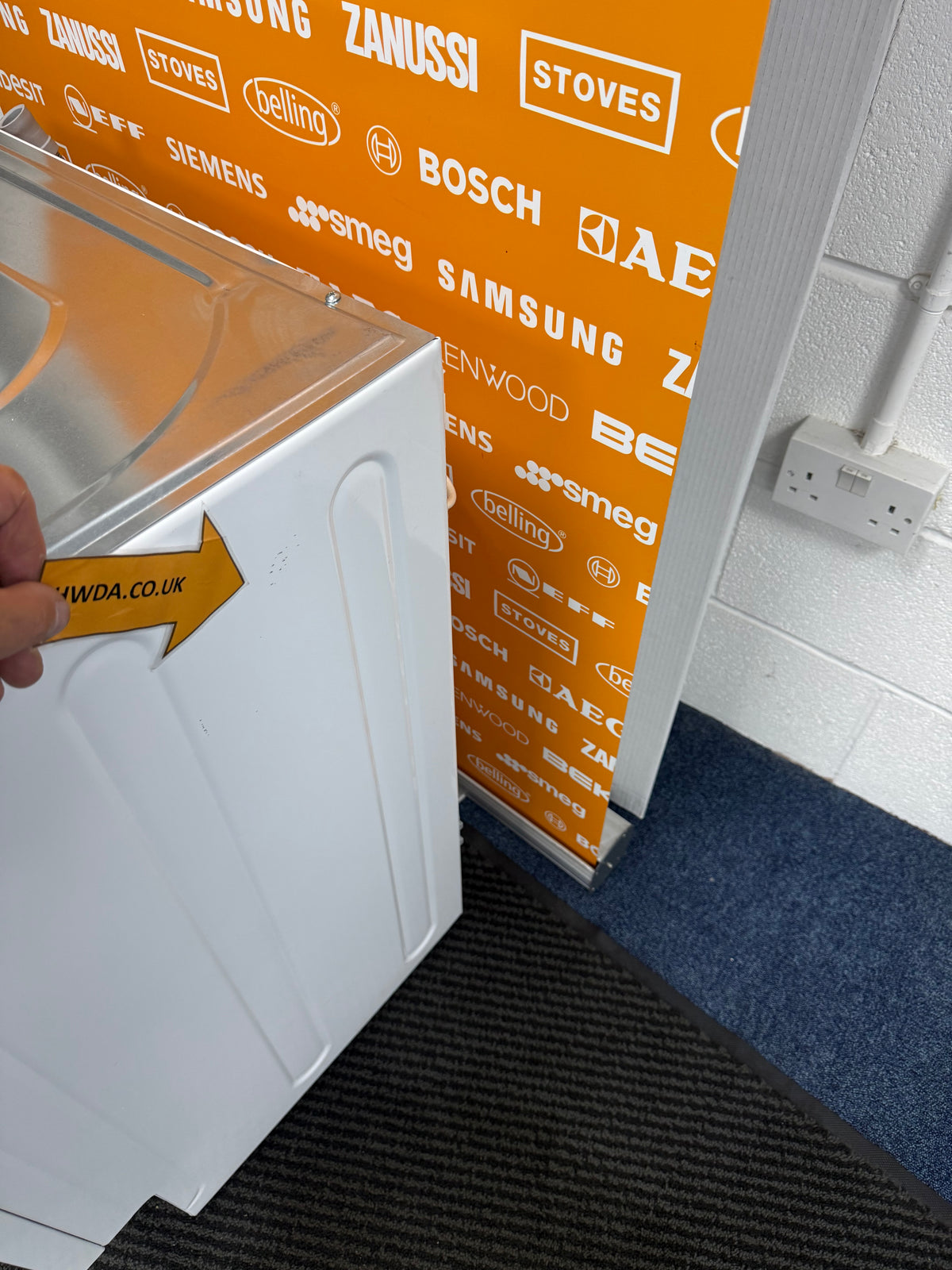 Hotpoint BI WMHG 71483 UK N (94) 7KG 1400RPM Integrated Washing Machine ex display - HW182694