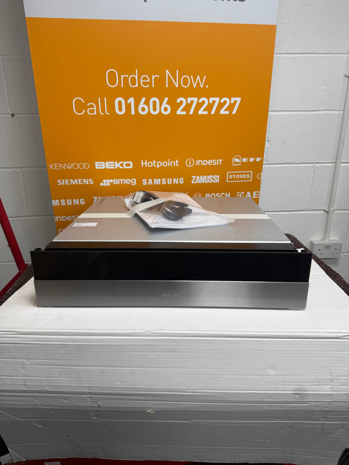 AEG KDK911424M 14cm Warming Drawer in Stainless Steel and Black EX DISPLAY - HW182203