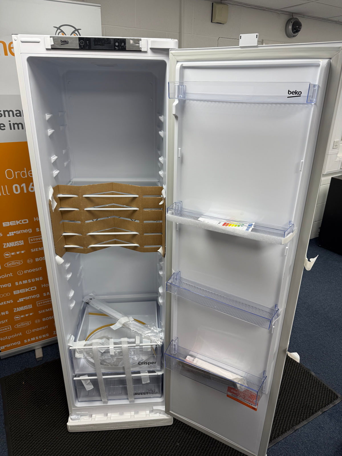 Beko BLSD4V577 (20) Built In HarvestFresh™ Tall Larder Fridge - 309 Litres - E Rated - (tatty box ) - HW182836