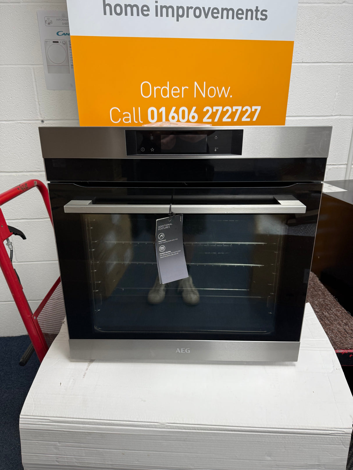 AEG BPK748380M (24) Built-in Electric Single Oven with Pyrolytic Self Cleaning in Stainless Steel - A++ Rated - (Blemished) - HW182324