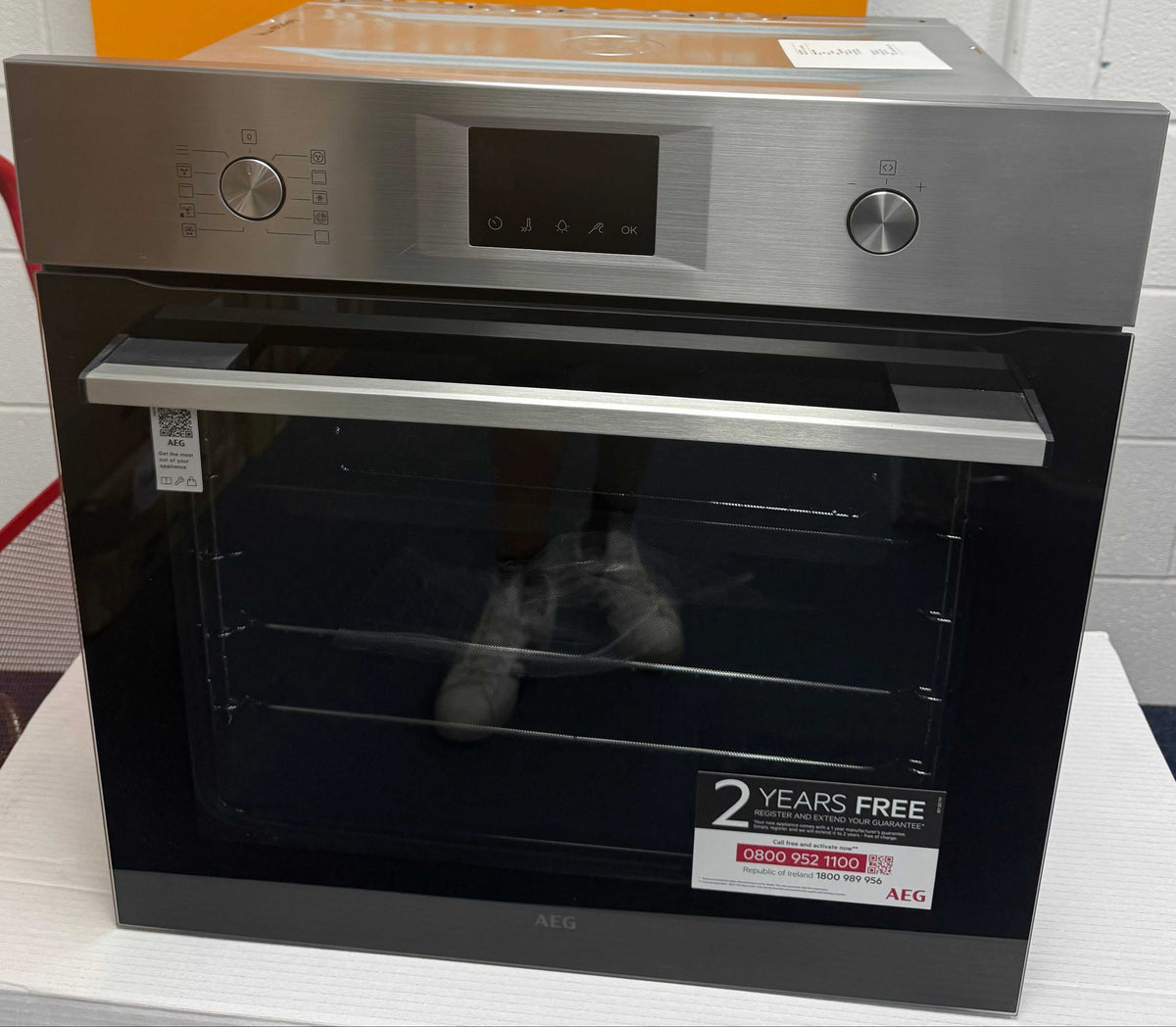 AEG Series 6000 OS6AB50AM (18) Sense Cook Aqua Clean Built-in Single Oven in Stainless Steel - A+ Rated - (Ex Display) - HW182718