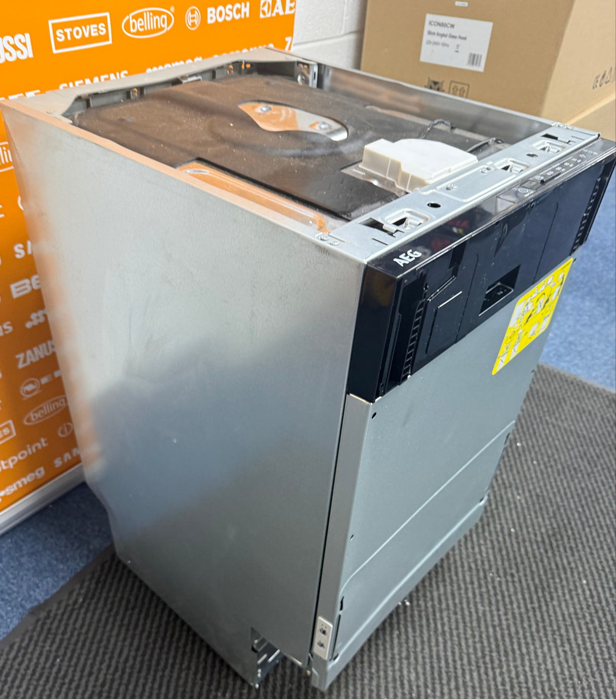 AEG FSX51407Z (73) Series 5000 AirDry 45cm Integrated Slimline Dishwasher with Black Control Panel - (Ex Display) - HW182573