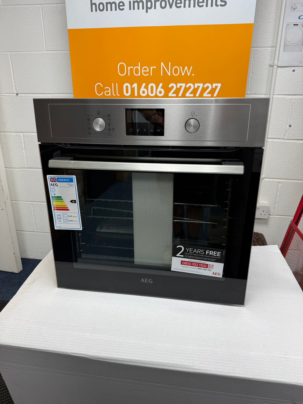 AEG BEX535A61M (82) 3000 Built-in Electric Single Oven with AirFry and Aqua Clean in Stainless Steel - A+ Rated - (Blemished) - HW182532
