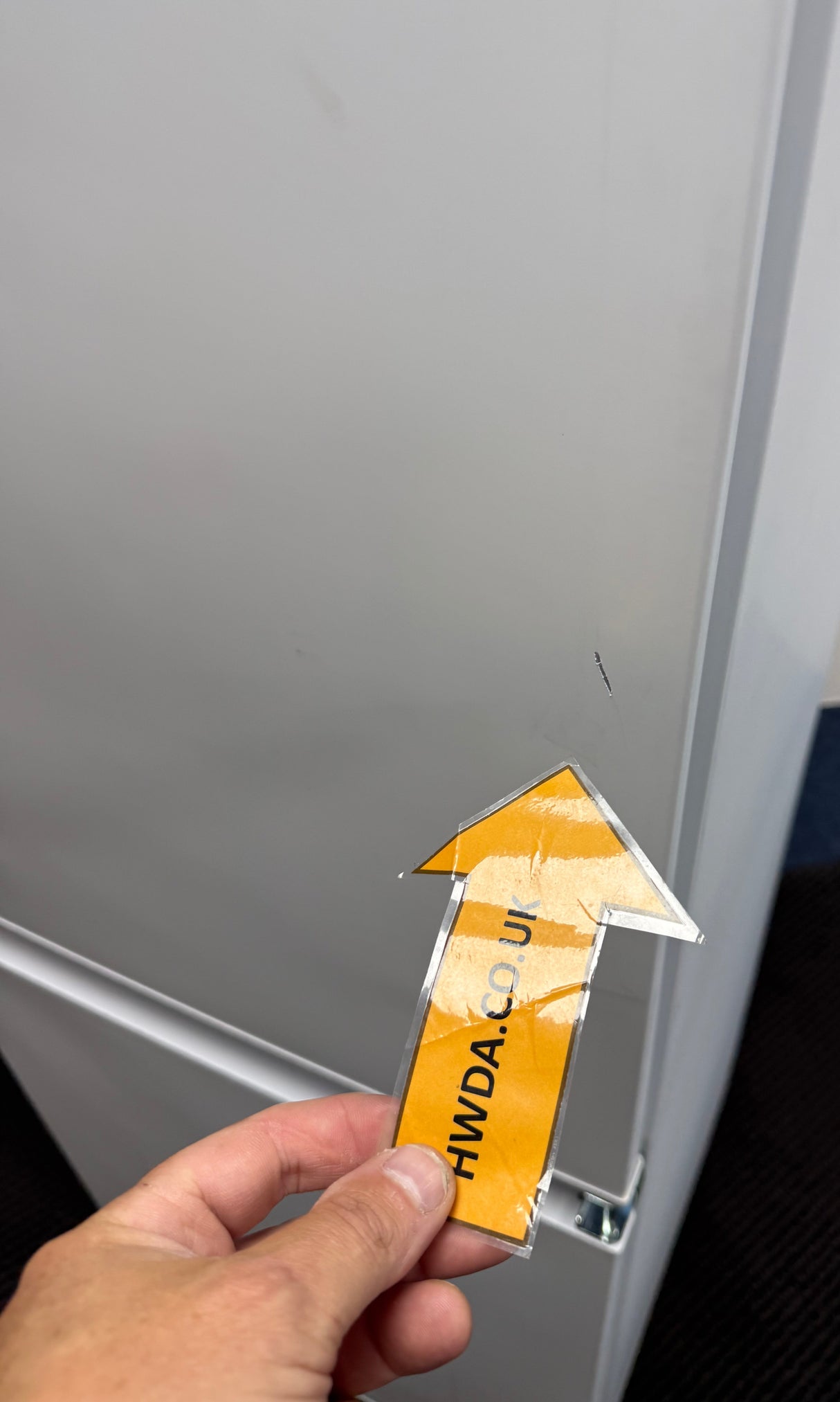 CDA FW727 (19) 70/30 Integrated Frost Free Fridge Freezer - E Rated - (Ex Display) - HW182719