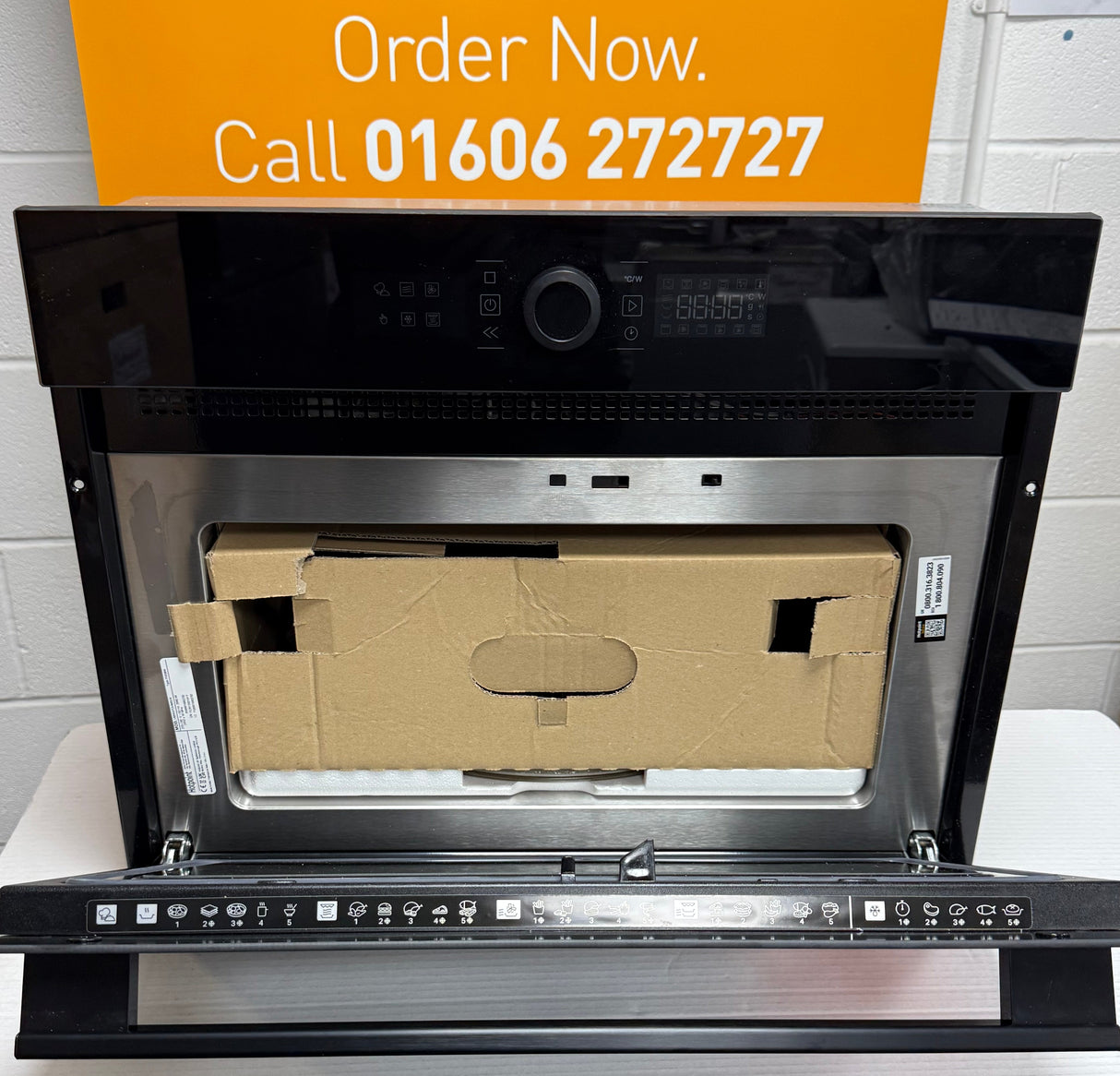 Hotpoint HMW47DHMBUK (41) 900w Built-in Microwave Oven with Grill in Black - (Ex Display) - HW182541