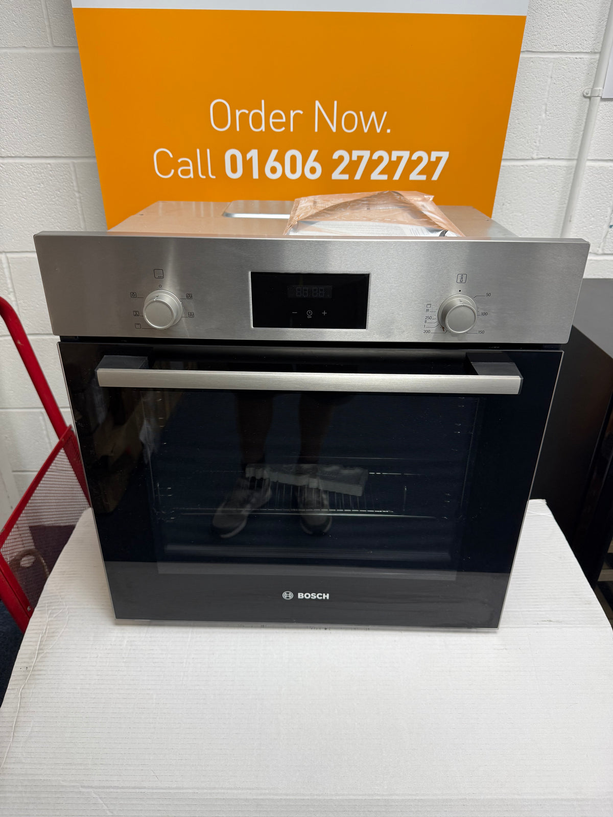 Bosch Series 2 HHF113BR0B (93) Built-In Electric Single Oven in Stainless Steel with 13 Amp Plug - A Rated - (Ex Display) - HW182786