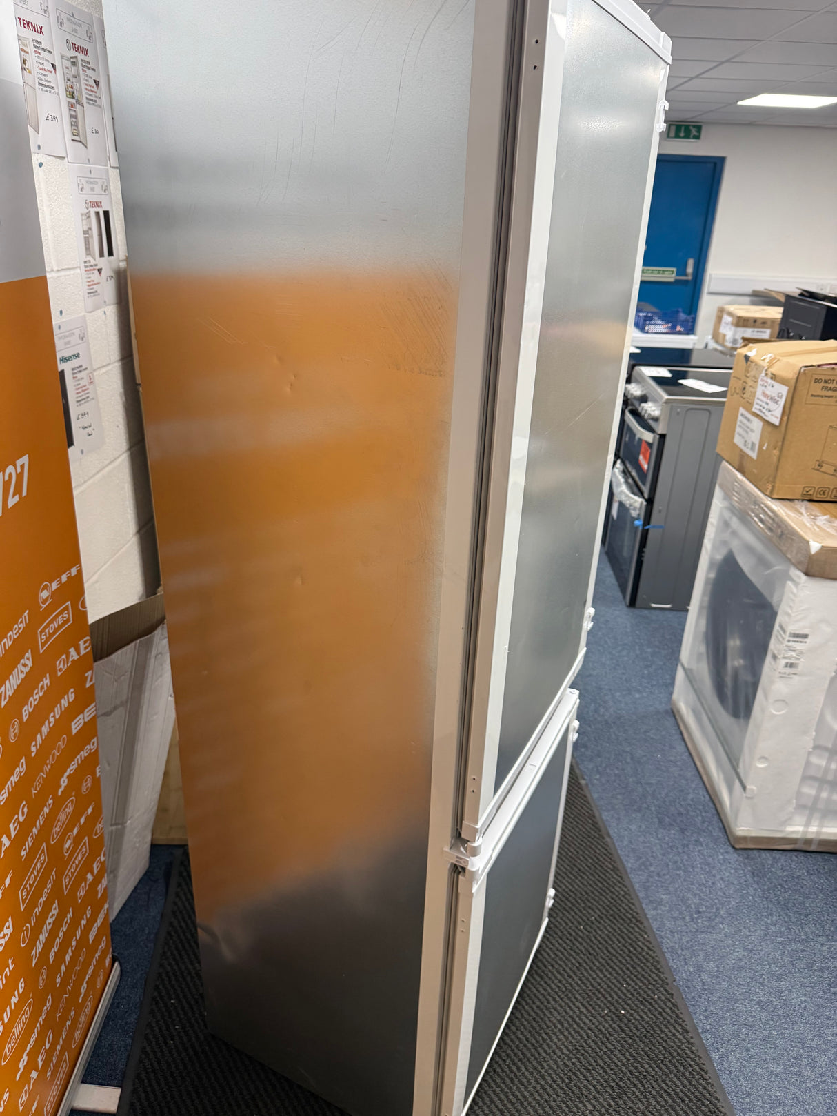 Beko BCFD473 (22) 70/30 Frost Free Integrated Fridge Freezer with Sliding Hinge - E Rated - (Ex Display) - HW182322