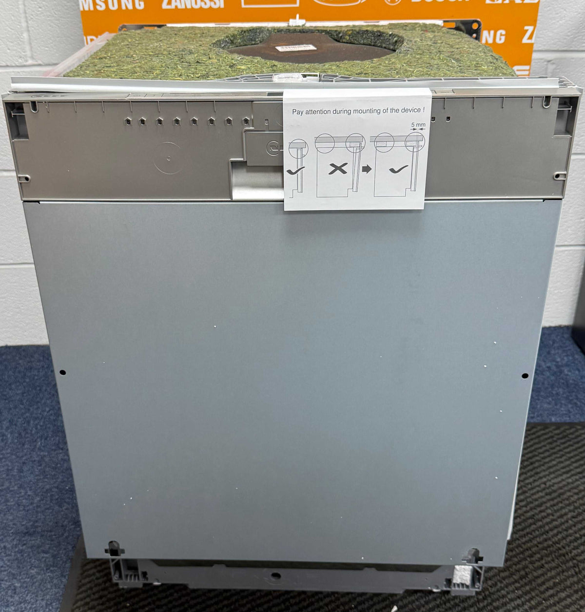 Neff N30 S153HTX02G (35) Wi-Fi Enabled Full Size Integrated Dishwasher - (Ex Display) - HW182835