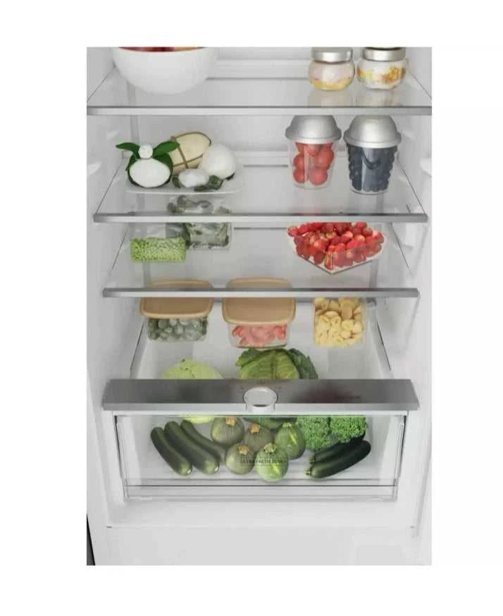 Hotpoint HTC18 T112 UK (84) 70/30 No Frost Integrated Fridge Freezer with Sliding Hinge - E Rated - (Graded Dented ) - HW182784