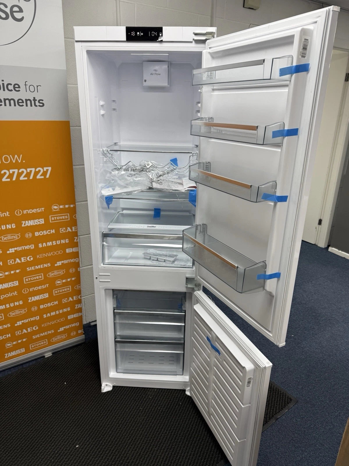 CDA CRI871/1 70/30 Integrated Frost Free Fridge Freezer - E Rated - (Blemished) - HW181848