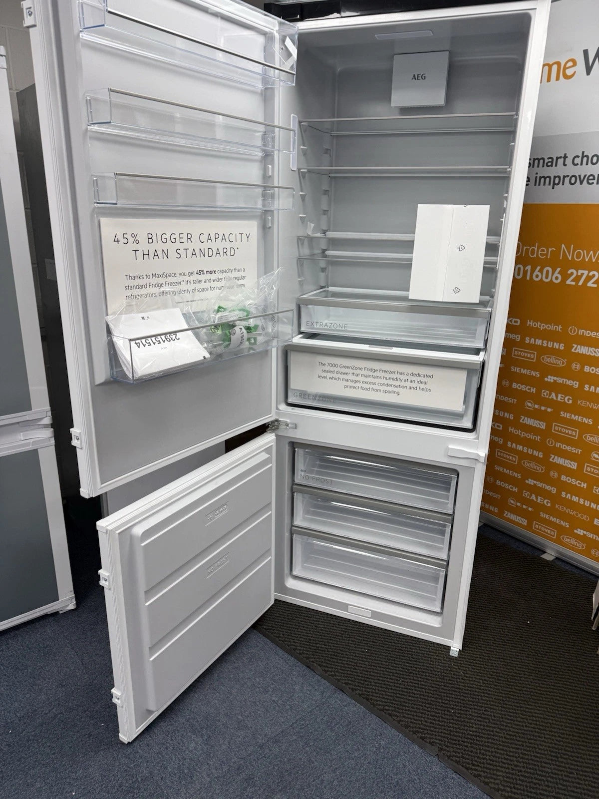 AEG 7000 NSC7G752ES 75cm x 190cm 70/30 Integrated Fridge Freezer with Sliding Door Hinge in White - E Rated - HW181903