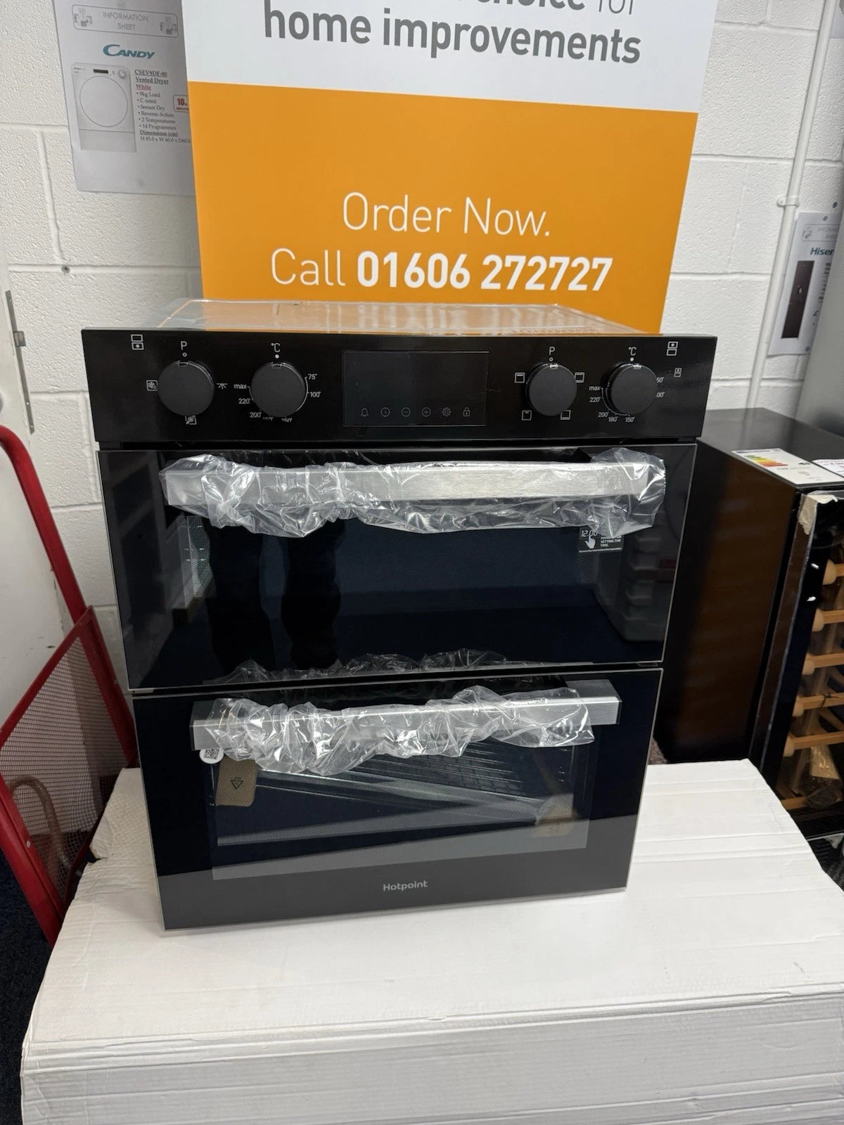 Hotpoint DUH 10D B 72cm Built Under Double Oven with Enamel Liners in Black - A/A Rated - HW181731