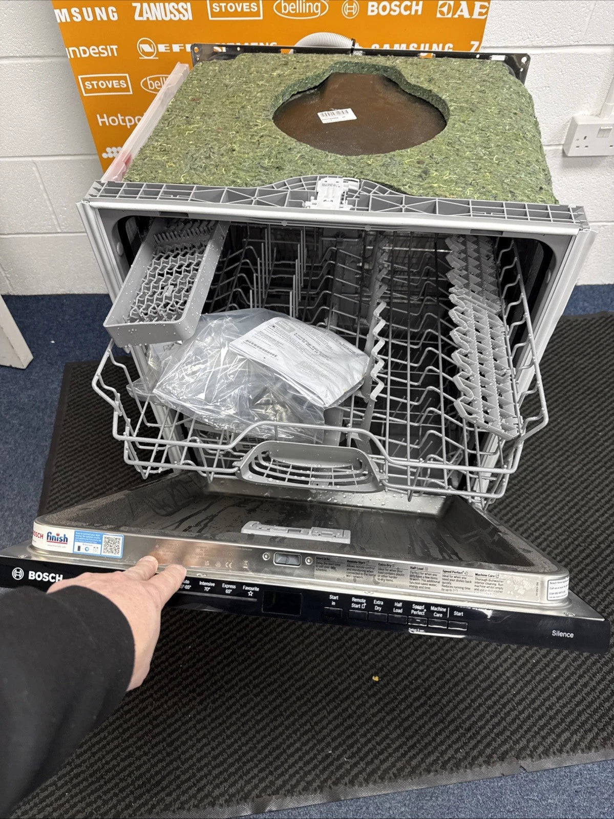 Bosch Series 2 SMV2HTX02G (35) 60cm Fully Integrated Dishwasher with Wi-Fi Enabled Home Connect - D Rated - (Ex Display) -HW182035