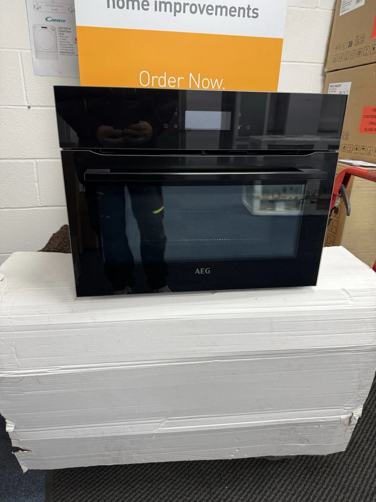 AEG KMK768080B (01) 7000 Series CombiQuick Built In Microwave Oven with Enamel Cleaning in Classic Black - (Ex Display) - HW181901