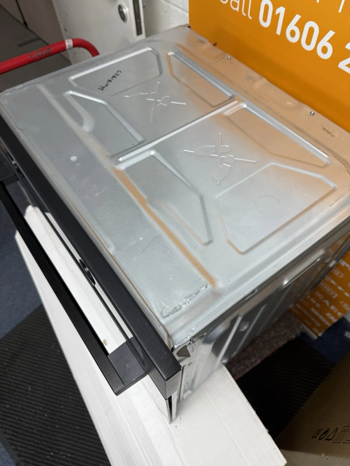 Zanussi ZOPNA7KN Built-in Electric Single Oven with Pyrolytic Self Cleaning and AirFry Function in Black - A+ Rated - (Blemished) - HW181827