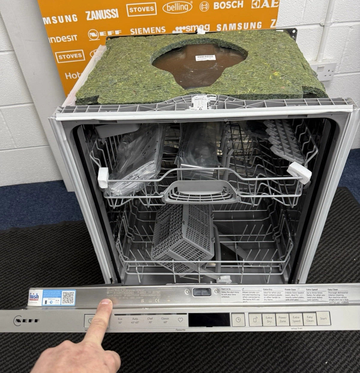 Neff N30 S153HTX02G (27) Wi-Fi Enabled Full Size Integrated Dishwasher - (Ex Display) - HW182427