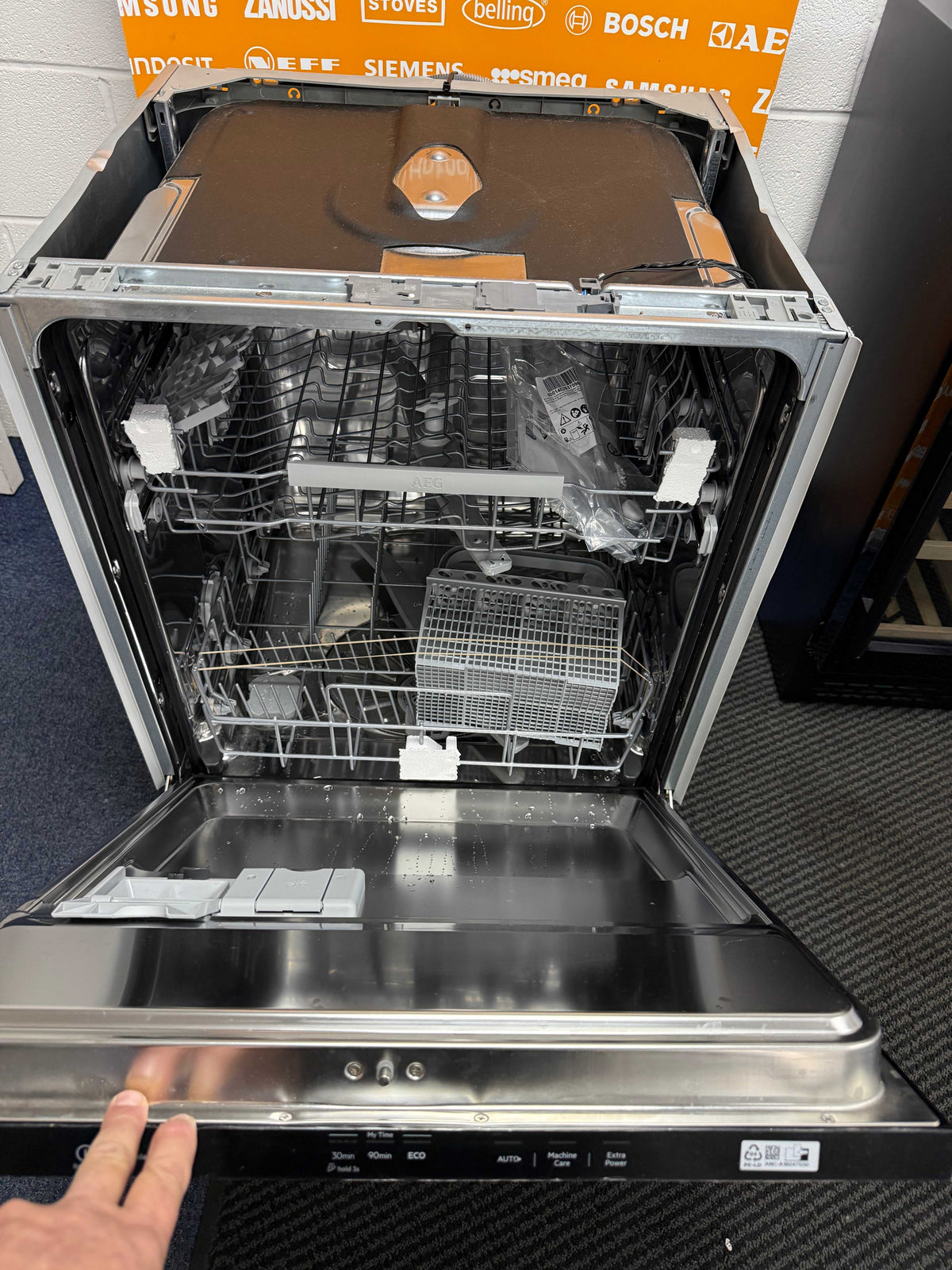 AEG GI5200D1SN (50) 5000 Series AirDry Fully Integrated Dishwasher - D Rated - (Ex Display) - HW182850