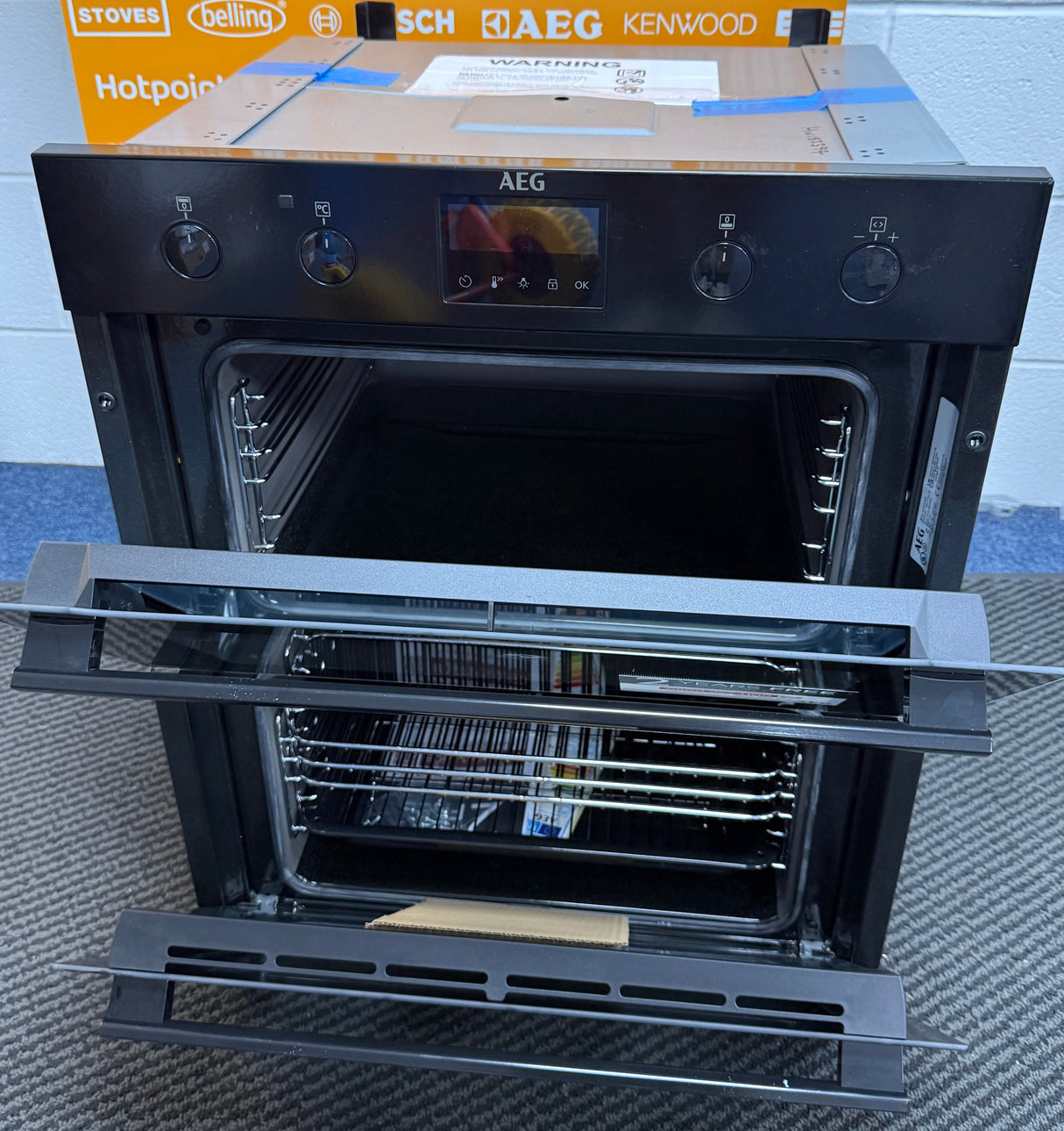 AEG DUB535060B (94) 6000 SurroundCook Built-under Electric Double Oven in Black - A/A Rated - (Ex Display) - HW182394