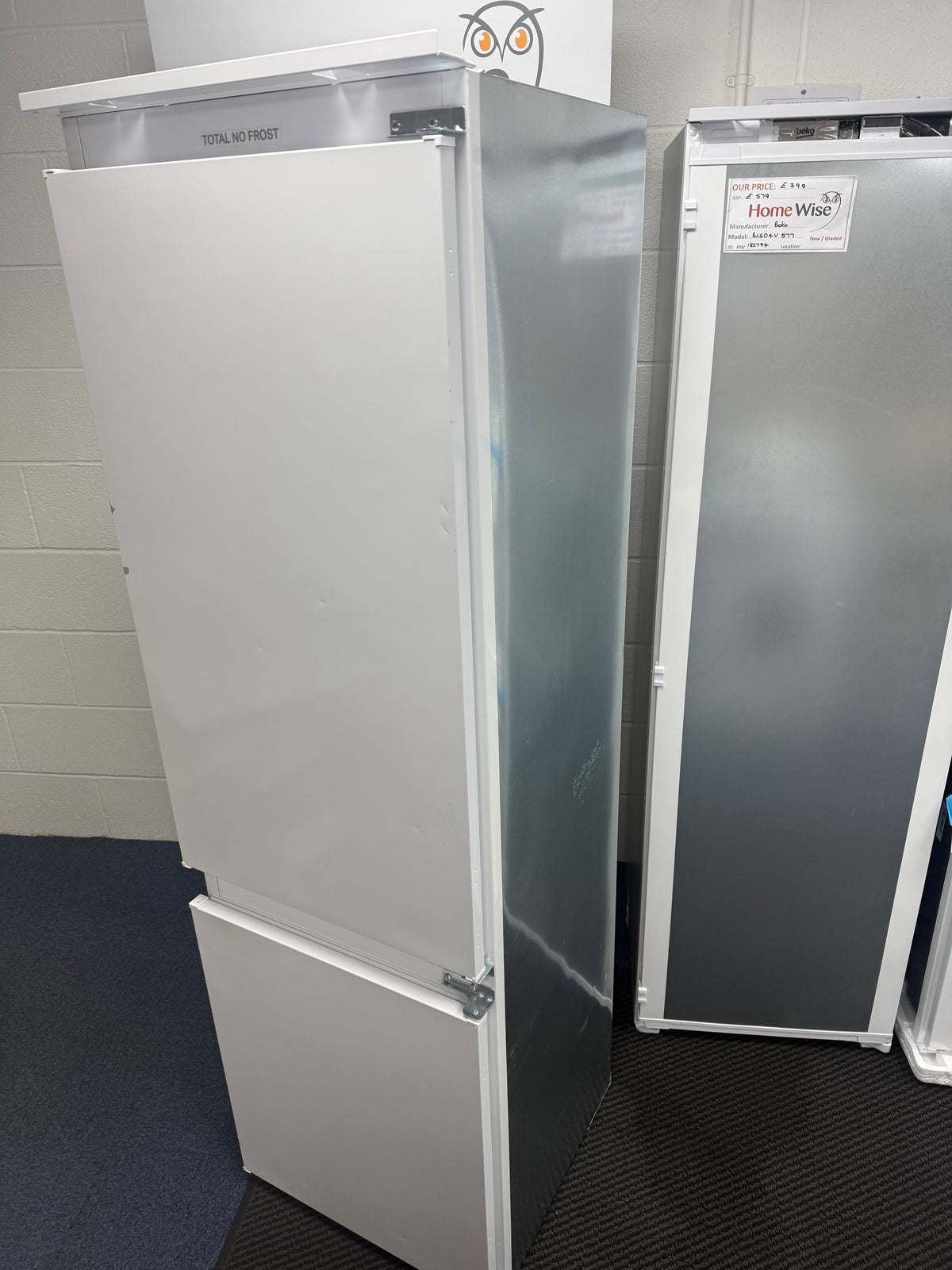 Hotpoint HTC18 T112 UK (53) 70/30 No Frost Integrated Fridge Freezer with Sliding Hinge - E Rated - (Graded Dented ) - HW182784