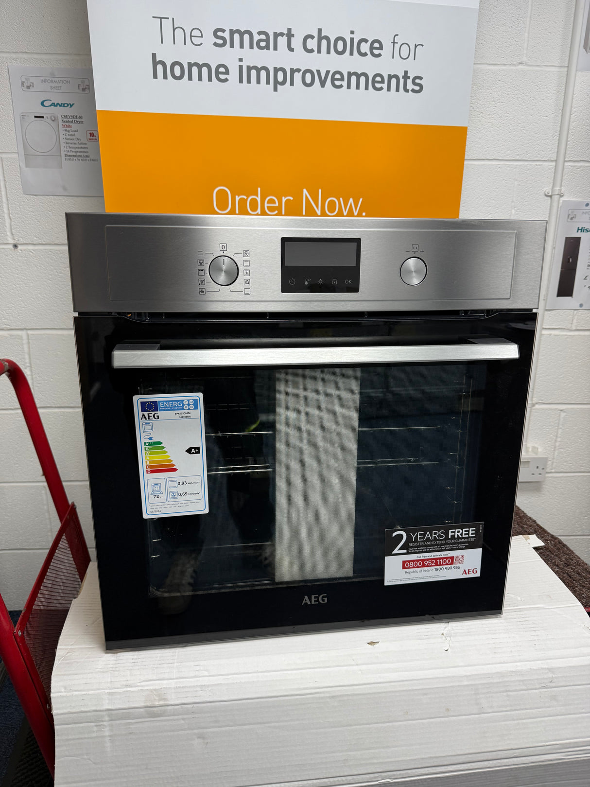 AEG BPX535061M (67) SurroundCook Built-In Electric Single Oven with Pyrolytic Self Cleaning in Stainless Steel - A+ Rated - (EX Display) - HW182267