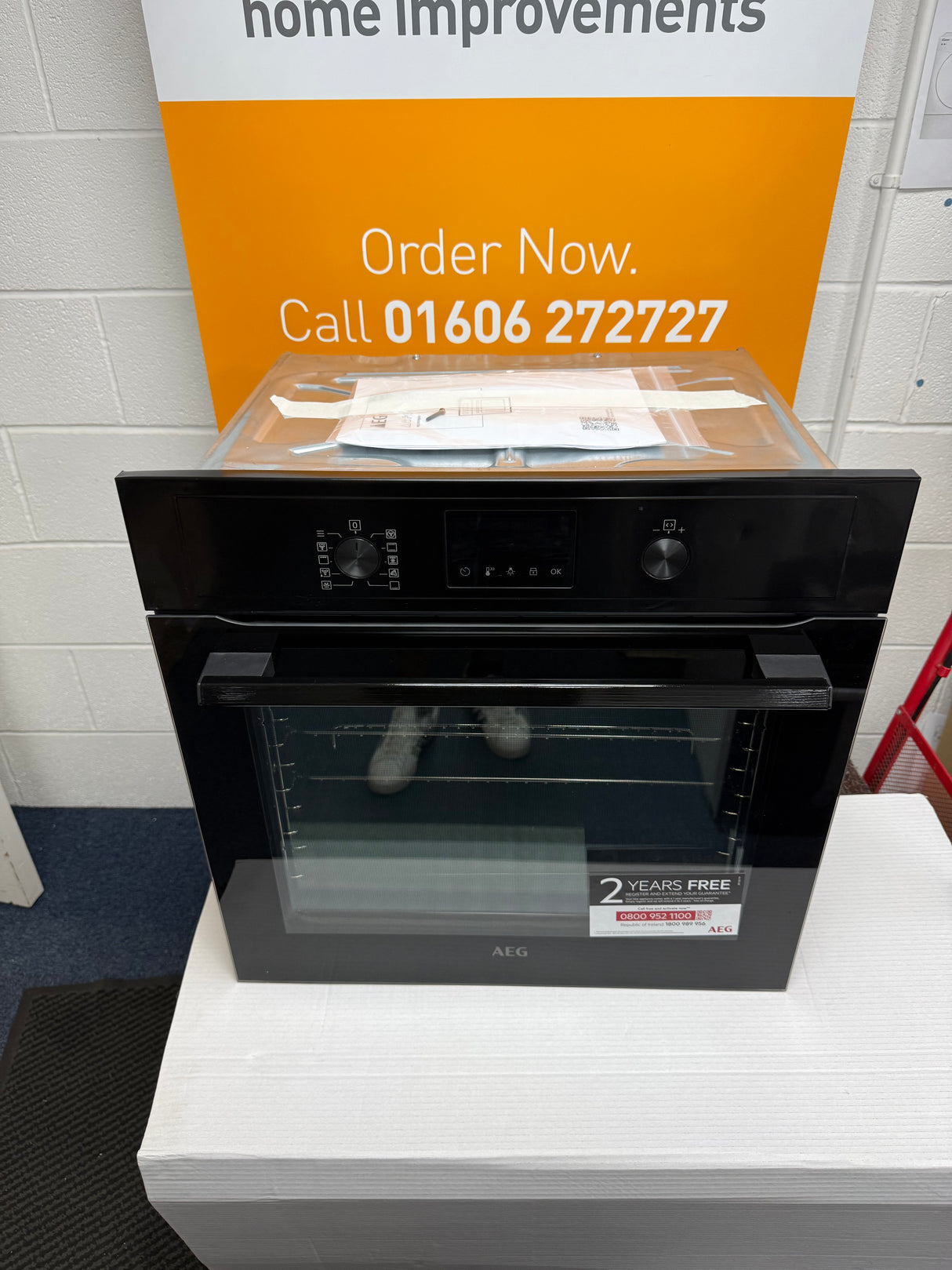 AEG BPX535061B (34) Built-In Electric Single Oven with Pyrolytic Self Cleaning in Black - A Rated - (GRADED DENTED ) - HW182234