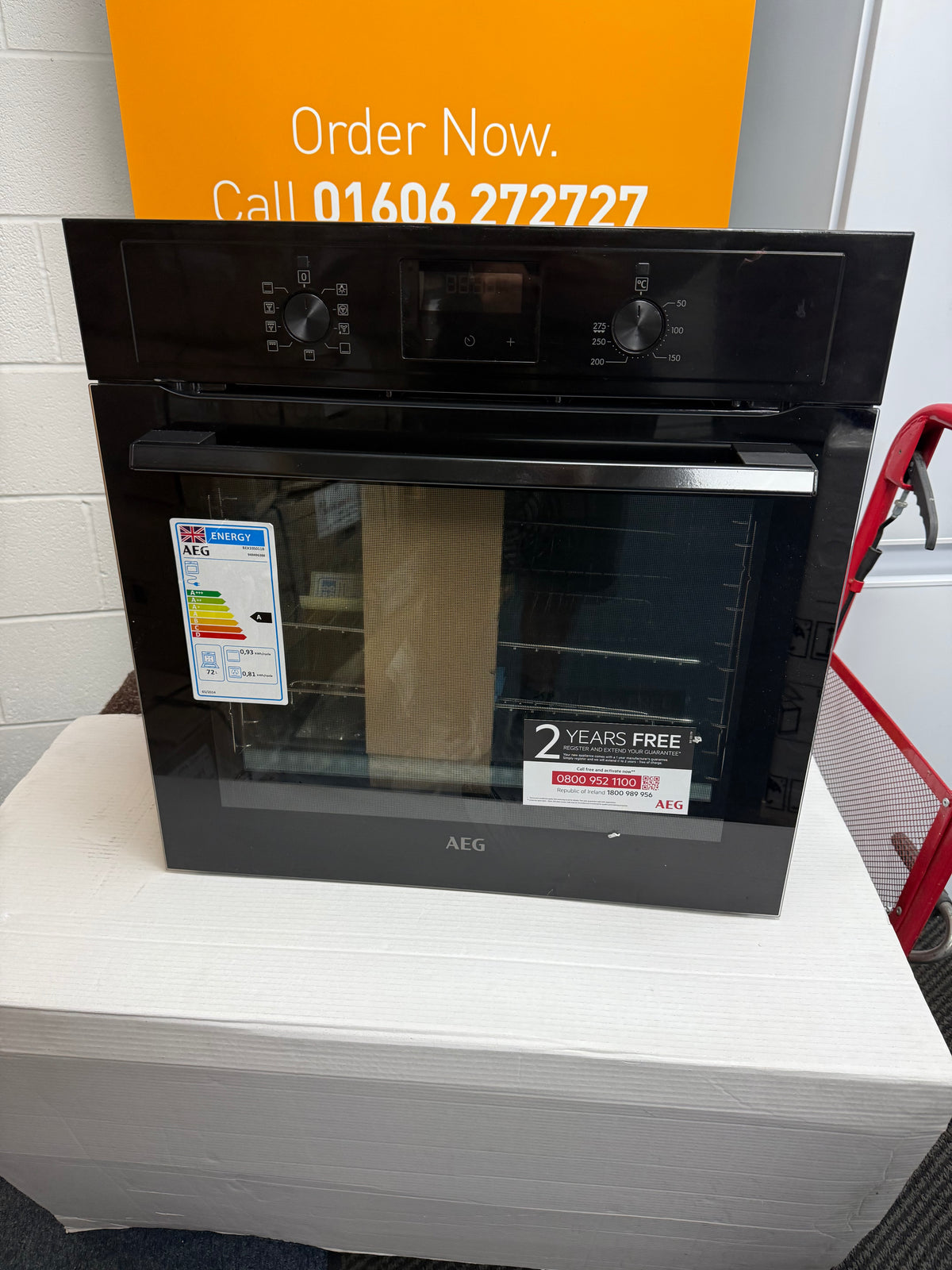 AEG BEX335011B (07) 3000 Series Surround Cook Built-in Electric Single (blemished) HW182707