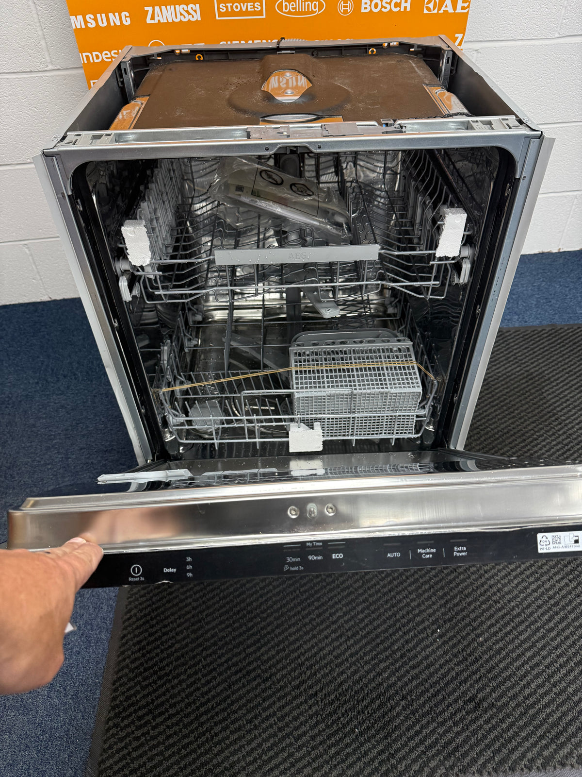 AEG GI5200D1SN (71) 5000 Series AirDry Fully Integrated Dishwasher - D Rated - (Ex Display) - HW182696