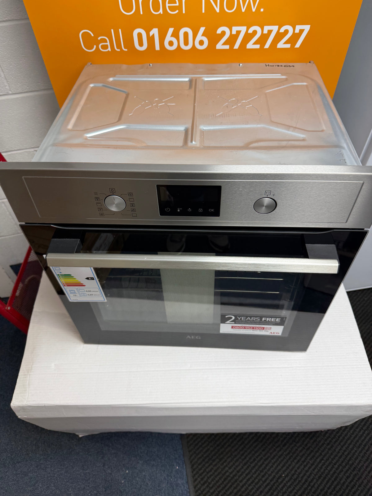 AEG BPX535061M (39) SurroundCook Built-In Electric Single Oven with Pyrolytic Self Cleaning in Stainless Steel - A+ Rated - (Ex Display) - HW182639