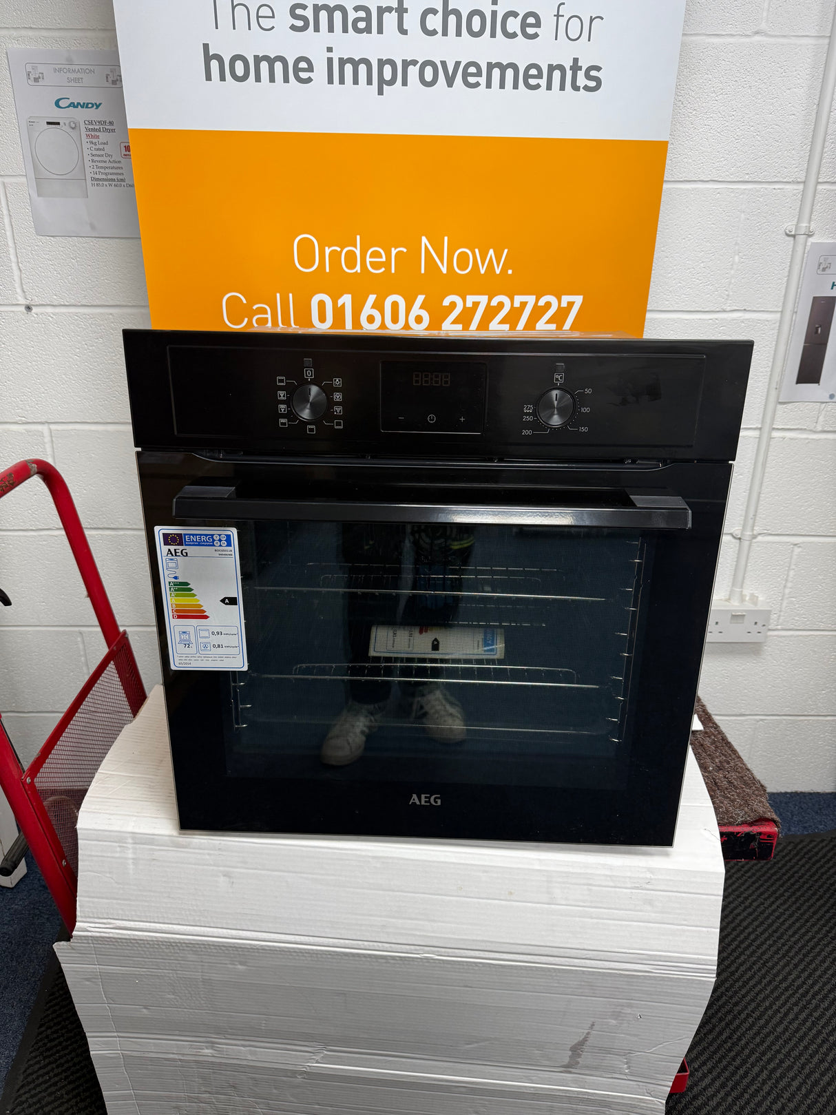 AEG BEX335011B (12) 3000 Series SurroundCook Built-in Electric Single Oven in Black - A Rated - (Ex Display) - HW182212