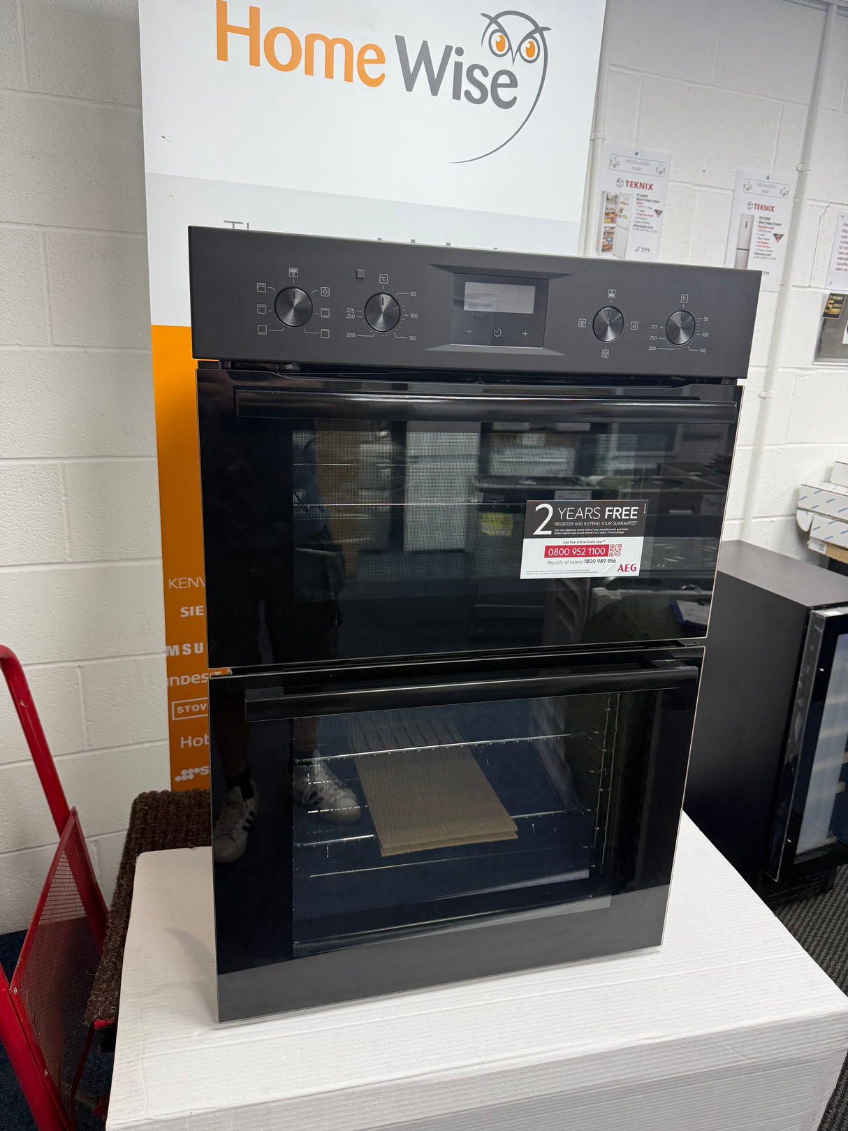 AEG 6000 OU5NP20B (42) SurroundCook Clean Enamel Built-in Double Oven with Matt Black Control Panel - A/A Rated - (Ex Display blemished) - HW182663
