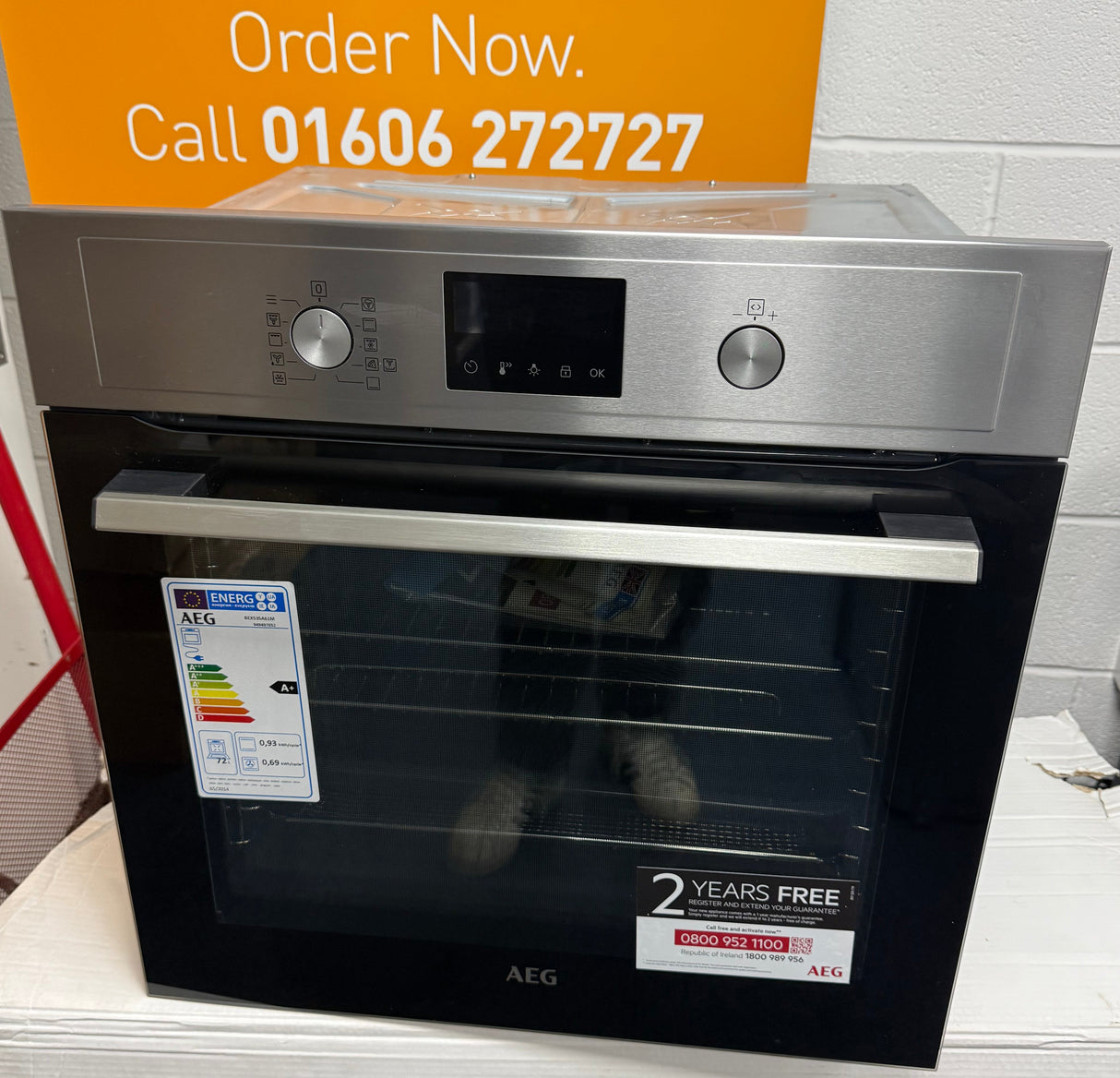 AEG BEX535A61M (82) 3000 Built-in Electric Single Oven with AirFry and Aqua Clean in Stainless Steel - A+ Rated - (Blemished) - HW182532