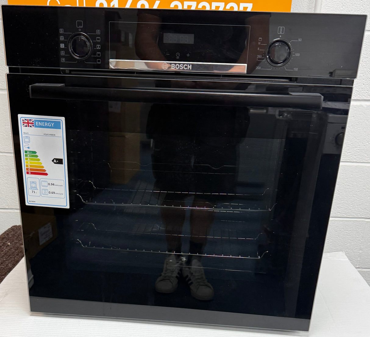Bosch Series 4 HQA534BB3B (55) Built In Electric Single Oven with added Steam Function in Black - A+ Rated - (Ex Display) - HW182555