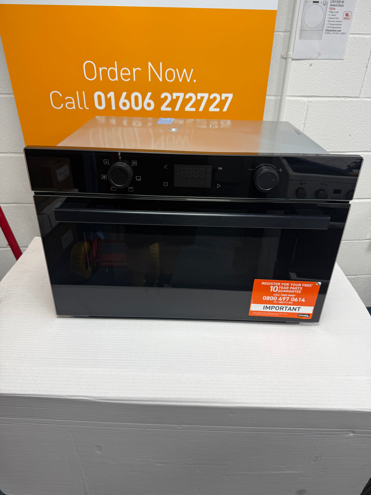 Hotpoint HPD 254CR BUK (86) 1000W 31 Litre Built-in Microwave and Grill in Black - (Ex Display) - HW182586