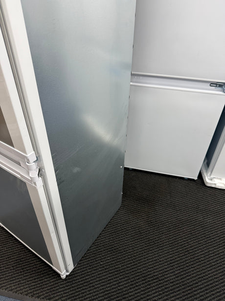 Beko BCFD4V73 (22) 70/30 Frost Free HarvestFresh™ Integrated Fridge Freezer with Sliding Hinge - E Rated - (Ex Display) - HW182722