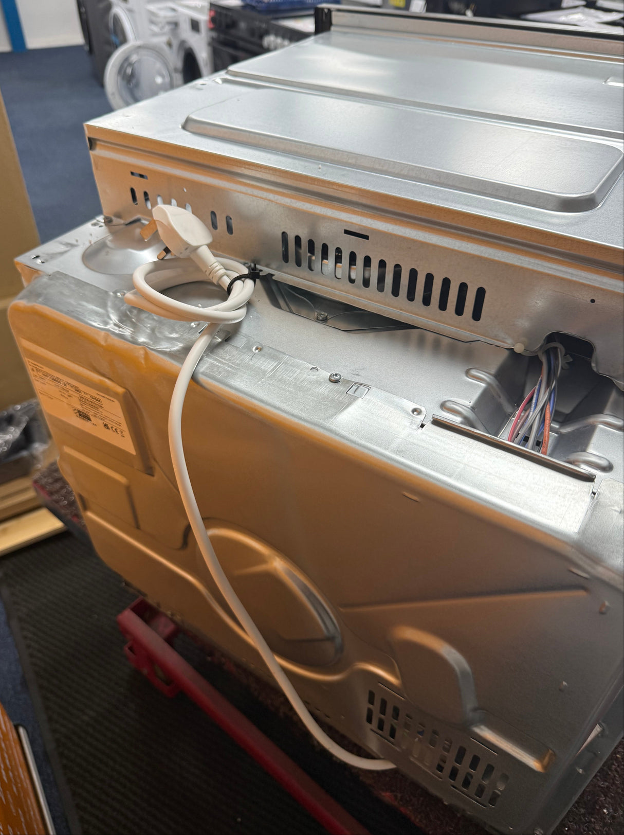 Bosch Series 2 HHF133BS0B (15) Built-in Electric Single Oven with 13Amp Plug in Stainless Steel - A Rated - (Ex Display) - HW182415