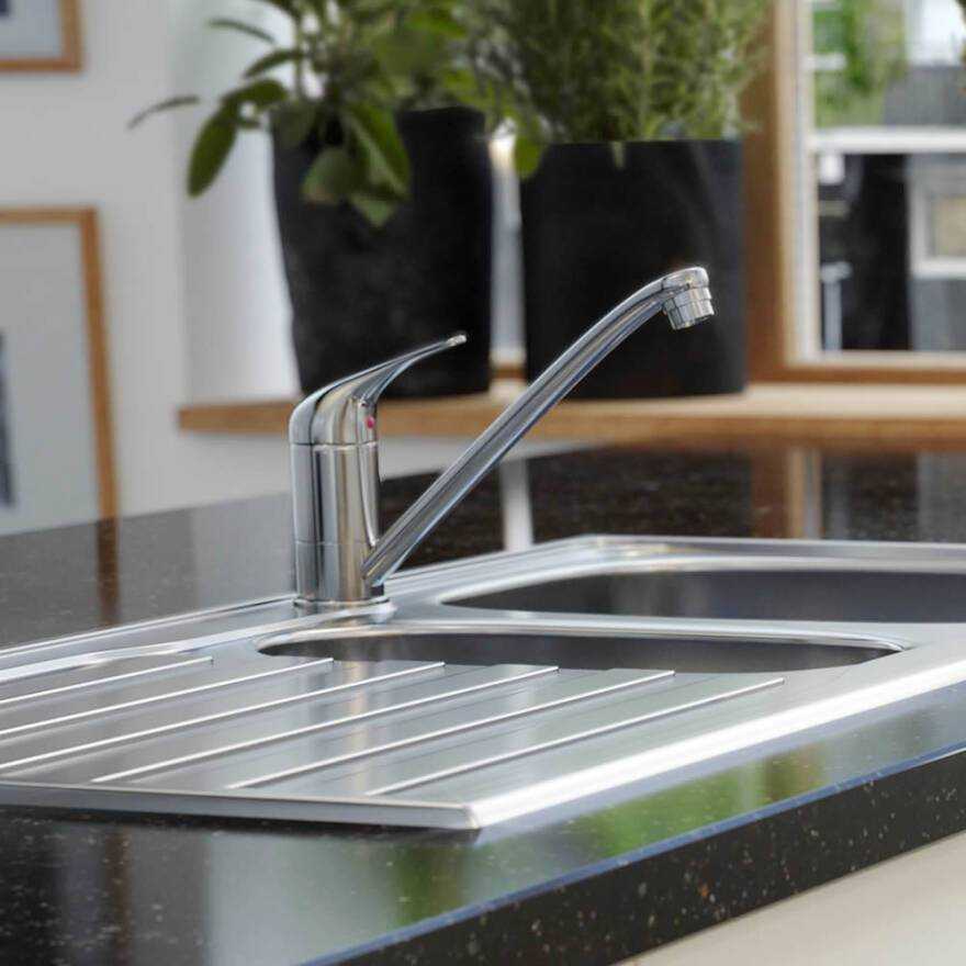 Wren Kitchens Iris Chrome Monobloc Single Lever Kitchen Mixer Tap - (New Boxed) - TA.DUM.006 - HW182790