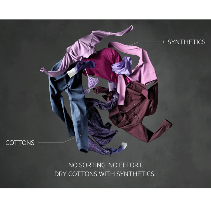 AEG TR718L2B 7000 8KG SensiDry® Heat Pump Tumble Dryer in White - A++ Rated Stock Photo dry cottons and synthetics