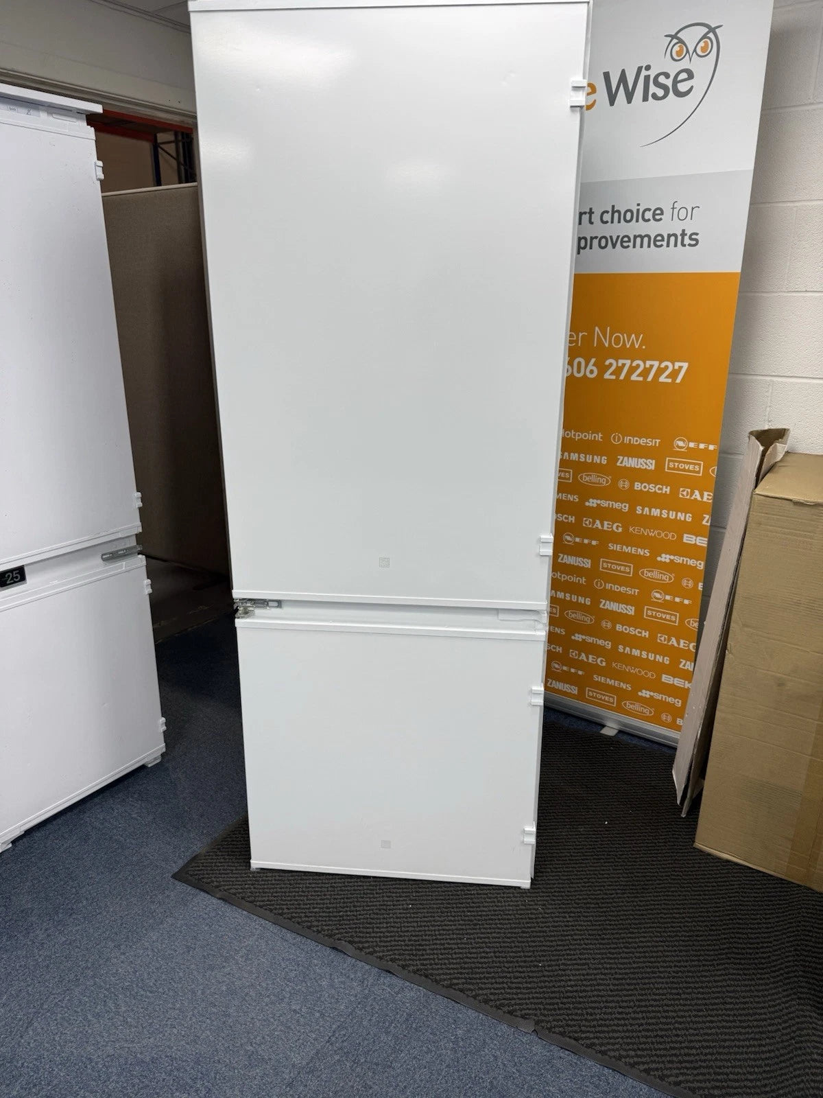 AEG 7000 NSC7G752ES 75cm x 190cm 70/30 Integrated Fridge Freezer with Sliding Door Hinge in White - E Rated - HW181903