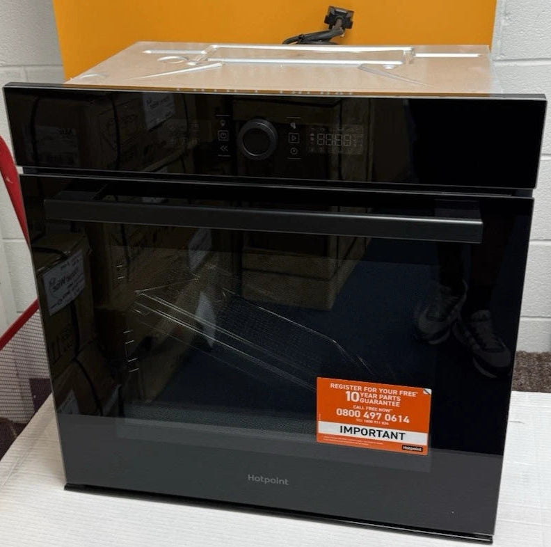 Hotpoint Class 4 HOI4S8PM0BUK (35) Built-in Single Oven with Pyrolytic Self Cleaning and AirFry Function in Black - A+ Rated - (Ex Display) - HW182735
