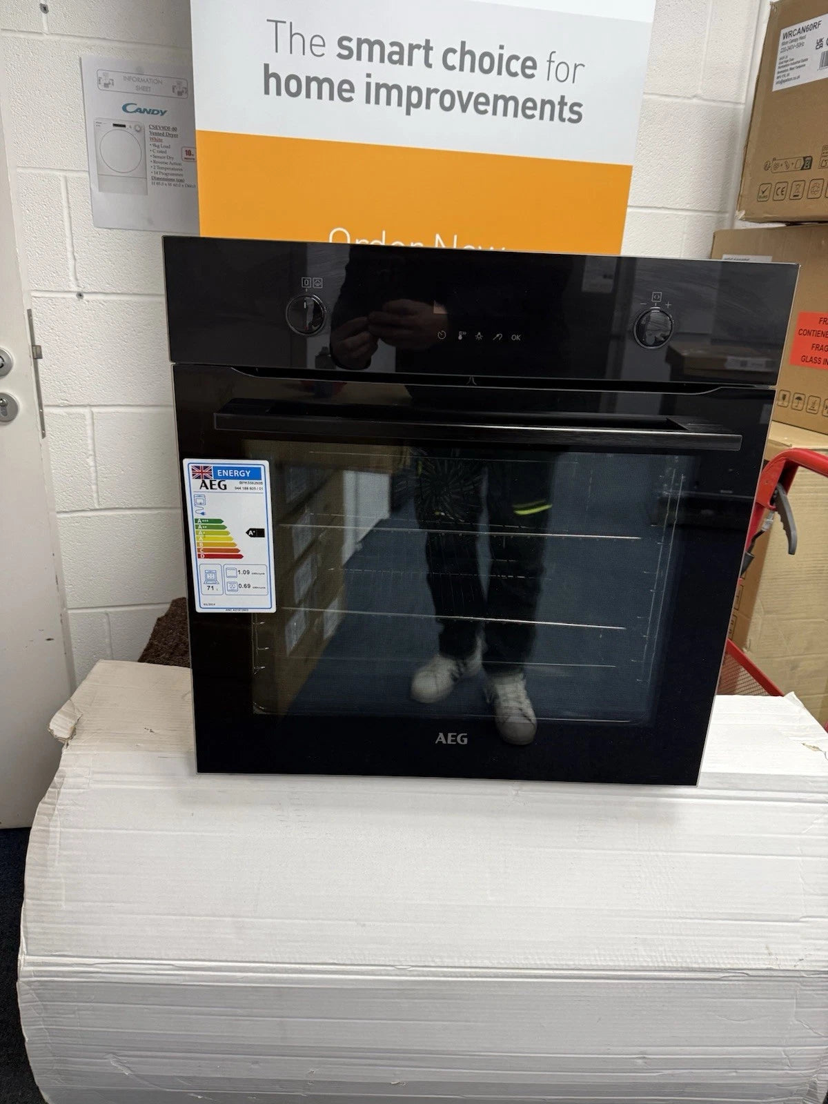 AEG Series 6000 BPK556260B SteamBake Built-in Electric Single Oven waninith Pyrolytic Self Cleg in Stainless Steel - A+ Rated - (Ex Display) - HW182052