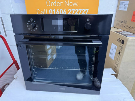Bosch HBS573BB0B Built-in Electric Single Oven with Pyrolytic Self Cleaning in Black - A Rated - (Ex Display) - HW181971
